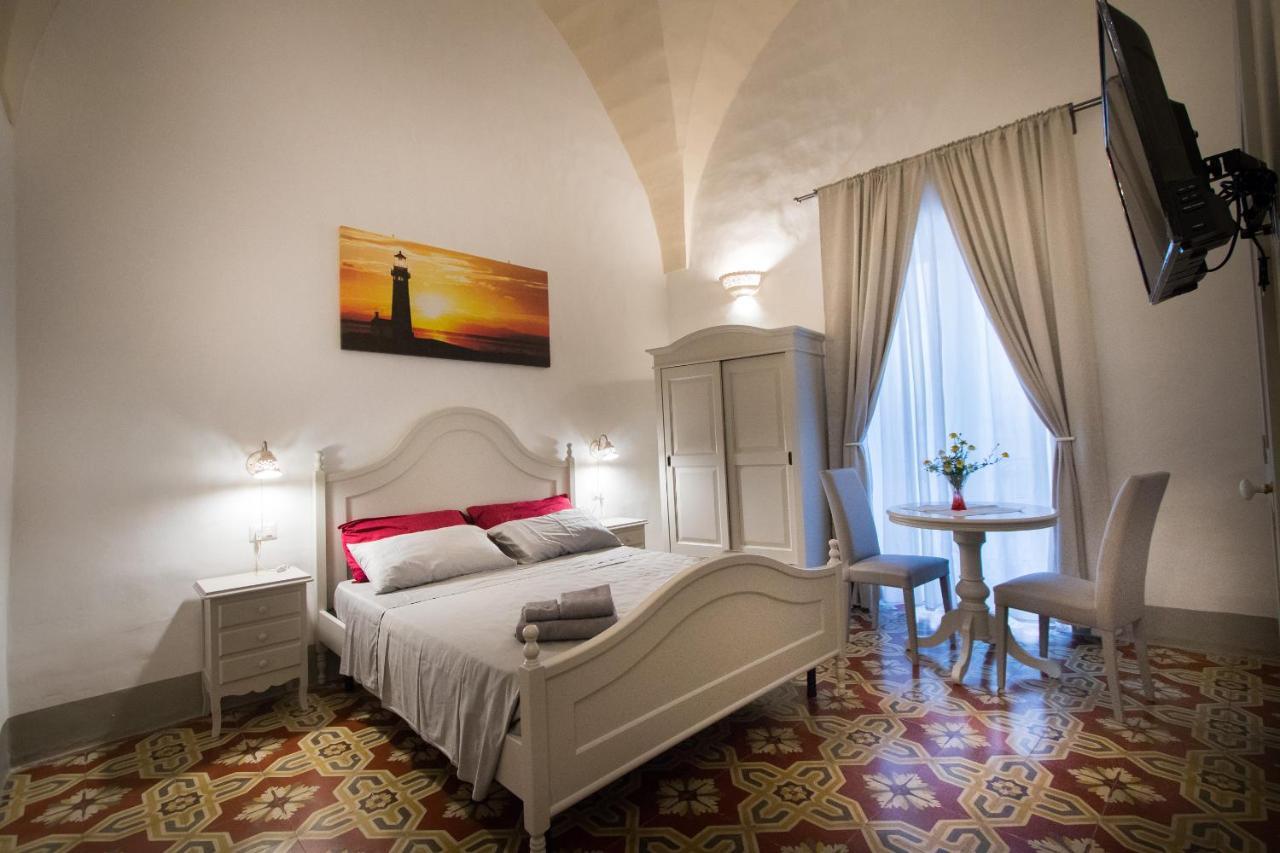 Le Finestre Su Porta Carrese - Luxury Rooms Матино Экстерьер фото