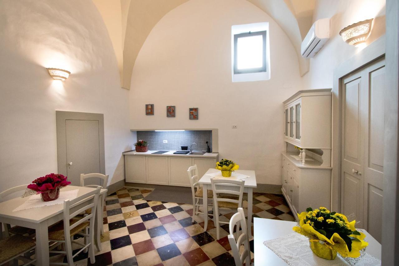 Le Finestre Su Porta Carrese - Luxury Rooms Матино Экстерьер фото