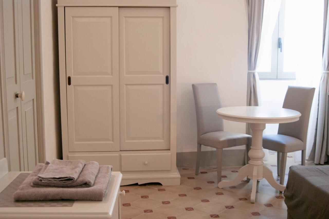 Le Finestre Su Porta Carrese - Luxury Rooms Матино Экстерьер фото