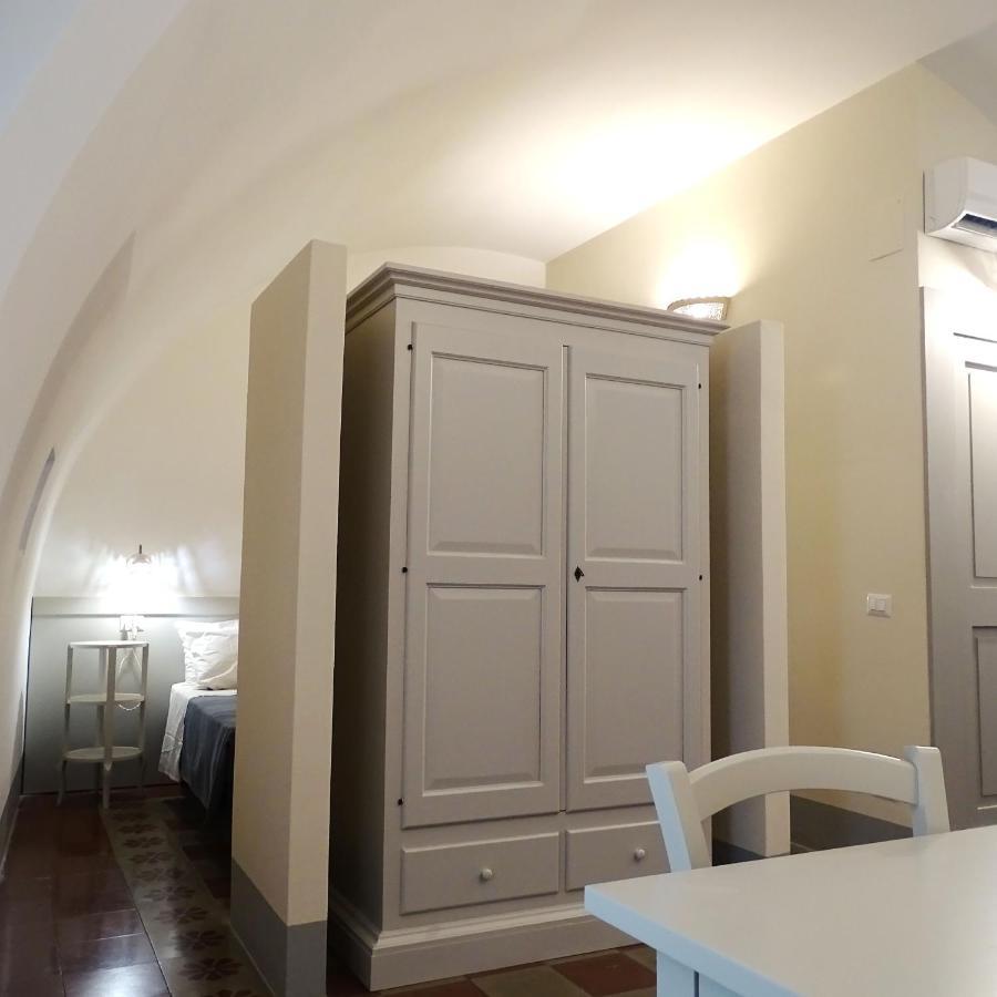 Le Finestre Su Porta Carrese - Luxury Rooms Матино Экстерьер фото