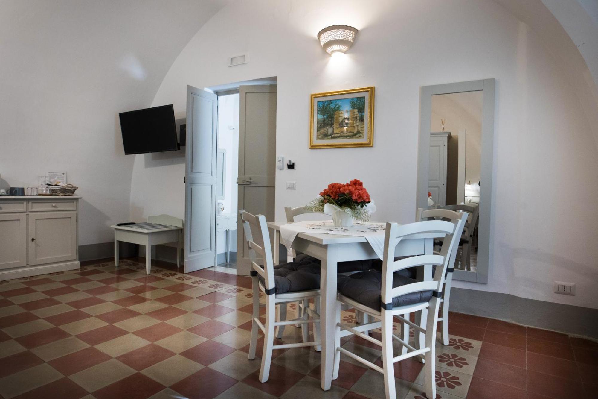 Le Finestre Su Porta Carrese - Luxury Rooms Матино Экстерьер фото
