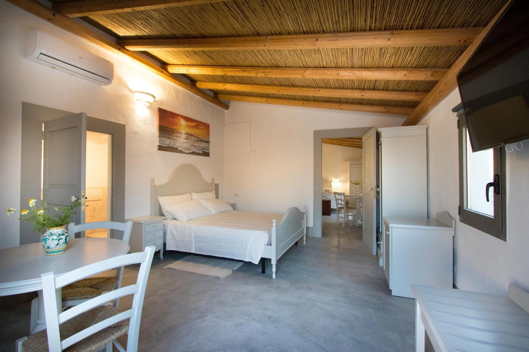 Le Finestre Su Porta Carrese - Luxury Rooms Матино Экстерьер фото